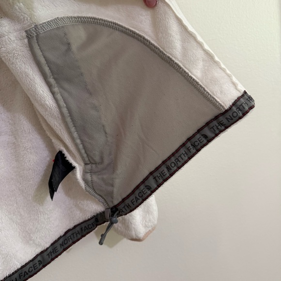 Women’s LThe North Face Women's White and Gray Teddy Jacket: adventure outdoors - Picture 7 of 14